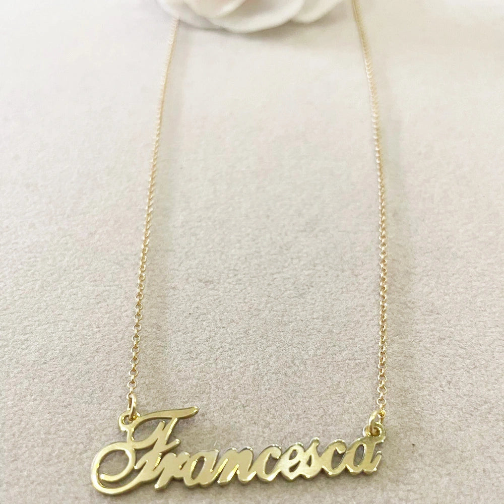 collana con nome dorato