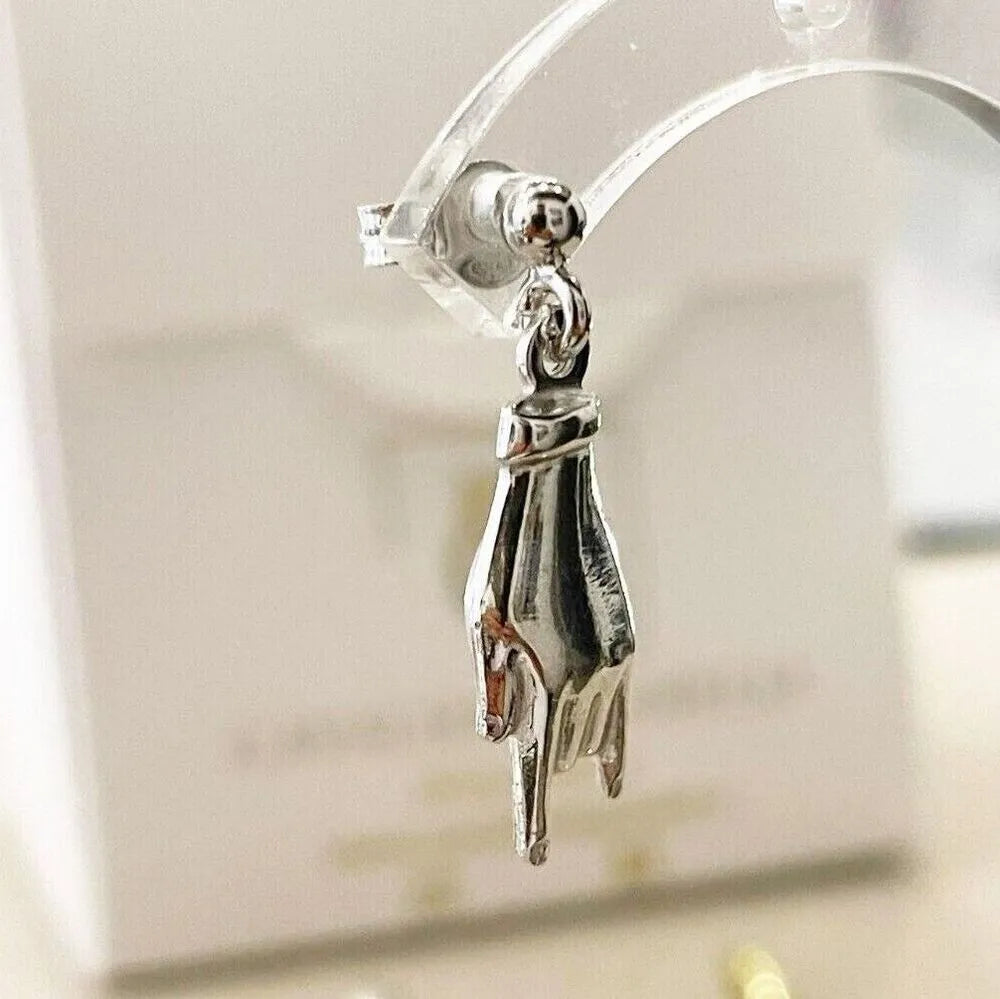 orecchino mano corna argento 925