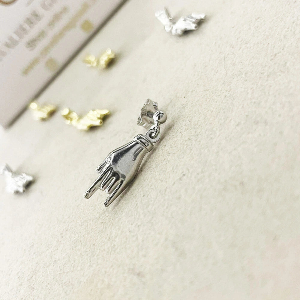 orecchino cornetto mano argento 925